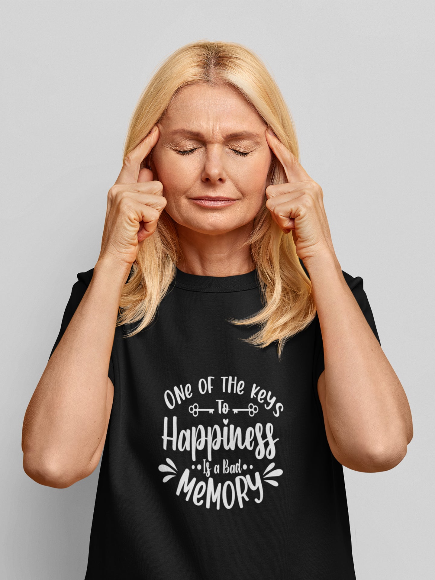 tricou bumbac premium organic vegan pentru femei cu mesajul ONE OF THE KEYS TO HAPPINESS IS A BAD MEMORY