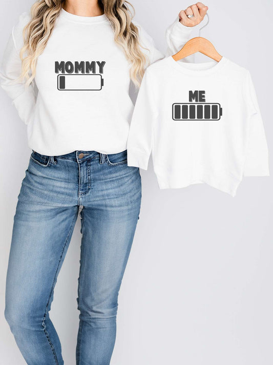 Descoperă seturile noastre de tricouri și bluze cu mânecă lungă mamă-copil din colecția MOM LIFE. Fabricate din bumbac organic premium, aceste produse nu sunt doar moi și confortabile, ci și o alegere eco-friendly pentru pielea delicată a copiilor. Perfecte pentru poze de neprețuit și pentru aventuri de zi cu zi, setul arată grija pentru cei mici și pentru planeta pe care le-o lăsăm moștenire.
