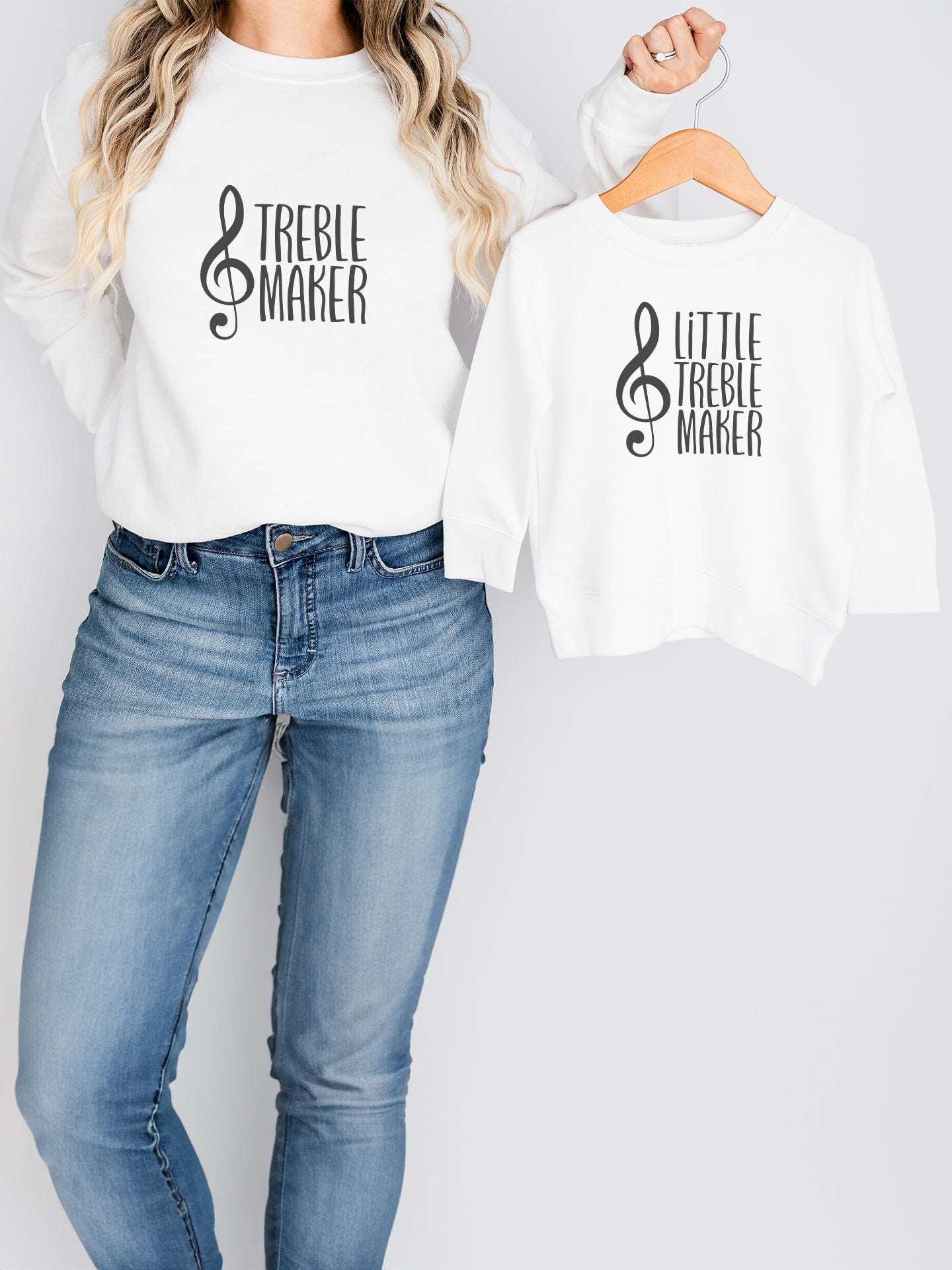 set_bluze-cu-maneca-lunga-bluza-sweatshirts-mama-copil-fiica-fiu-fata-baiat-bumbac-organic-premium-vegan-hay-creations-colectia-mom-life-treble-maker-albe