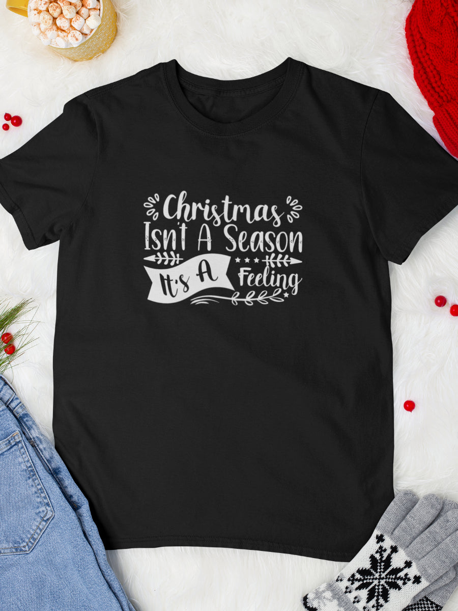 tricou_bumbac_organic_premium_vegan_cadou_Craciun_Secret_Santa_Christmas-isnt-a-season-its-a-feeling-negru-unisex-barbati
